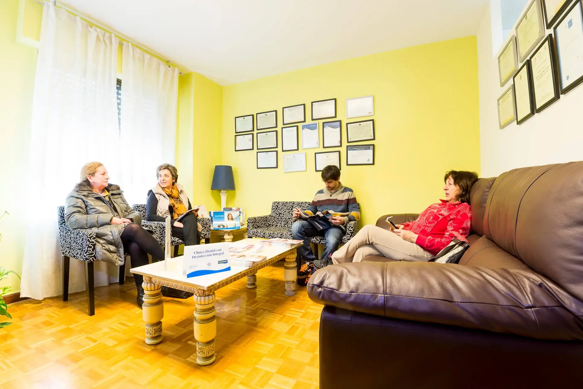 Sala de espera de la Clínica Dental en Arévalo